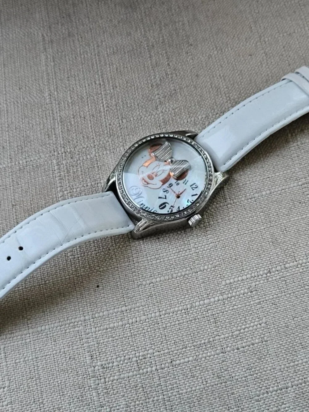 Disney Minnie Mouse Wrsitwatch White Strap Crystals Accent Bezel Analog Watch
